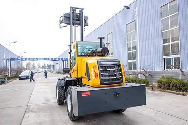 All Terrain Forklift-3