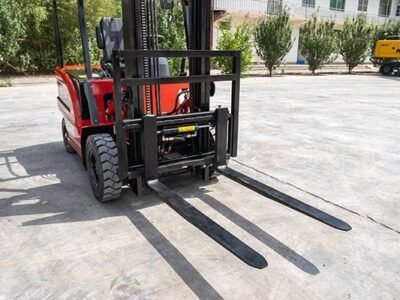 HW2T Electric Forklift
