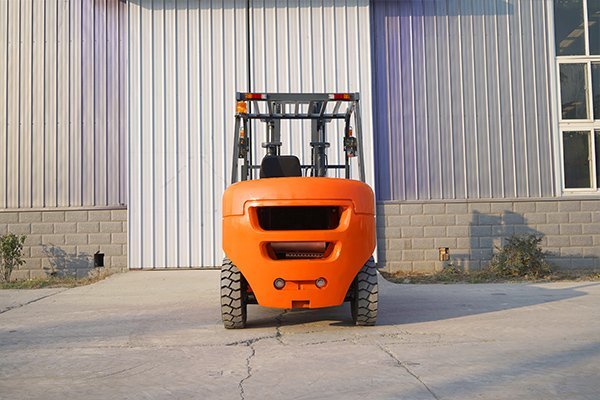 HW5T Diesel Forklift - Image 6