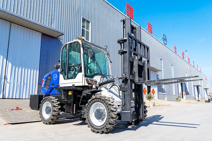 HWC-30 All-terrain forklift