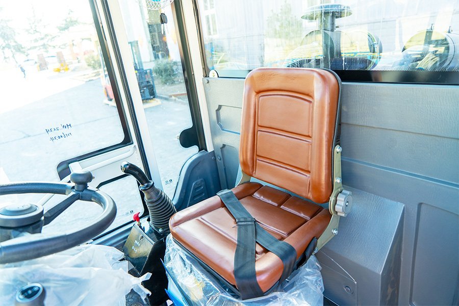 HWC-30 All-terrain forklift - Image 5