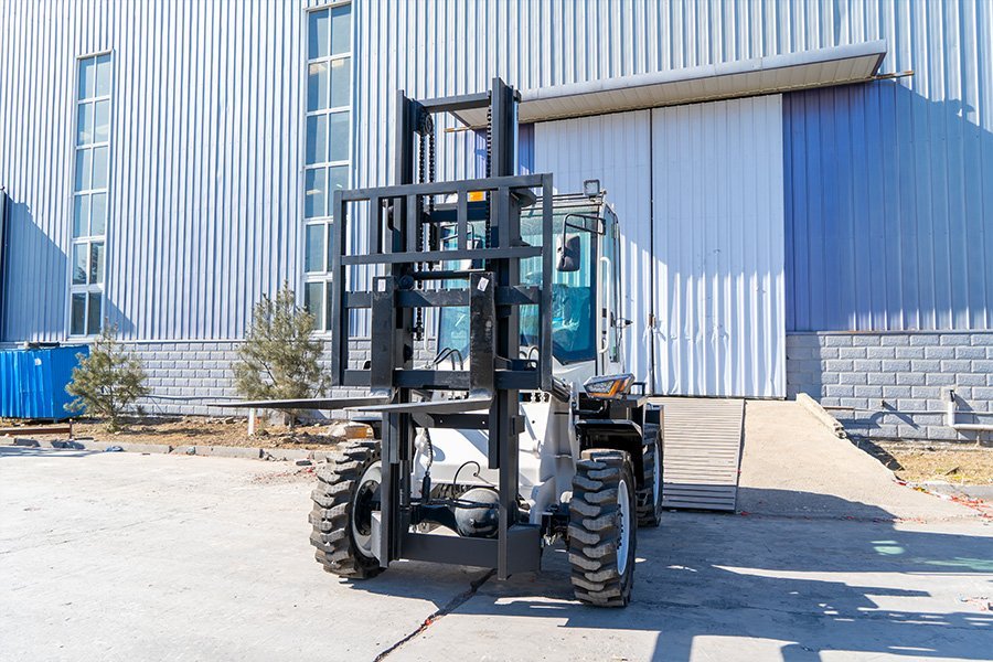 HWC-30 All-terrain forklift - Image 4