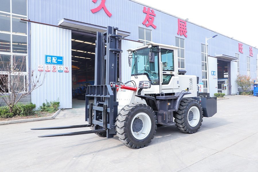 HWC-40 All-terrain forklift - Image 4