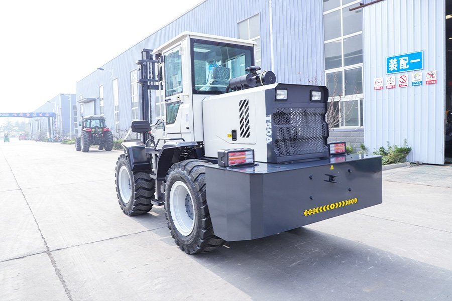 HWC-40 All-terrain forklift