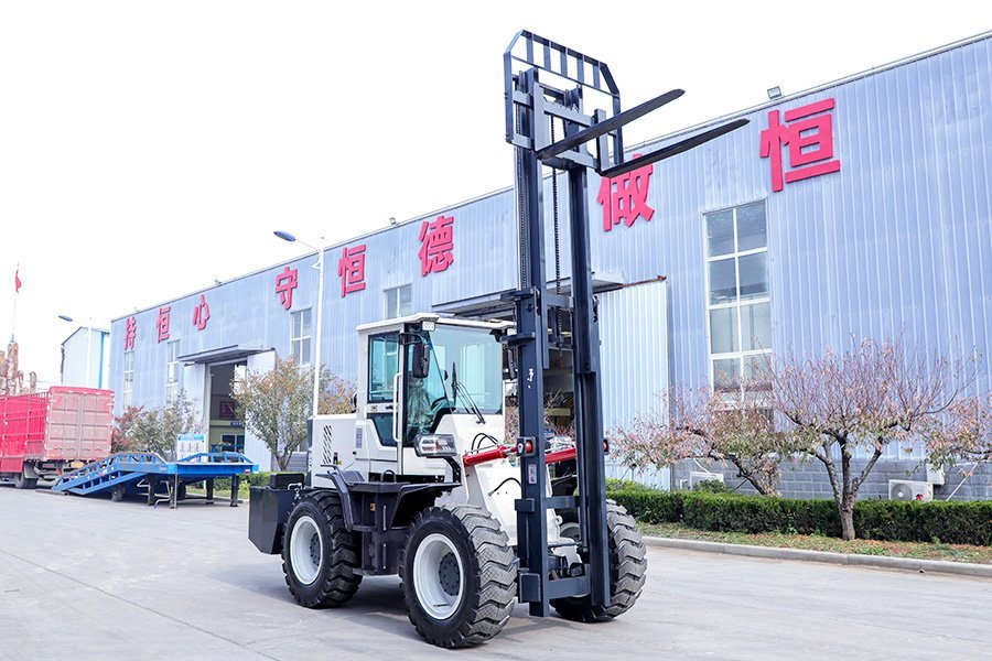 HWC-40 All-terrain forklift - Image 3