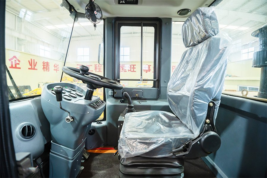 HW-50 Wheel Loader - Image 2